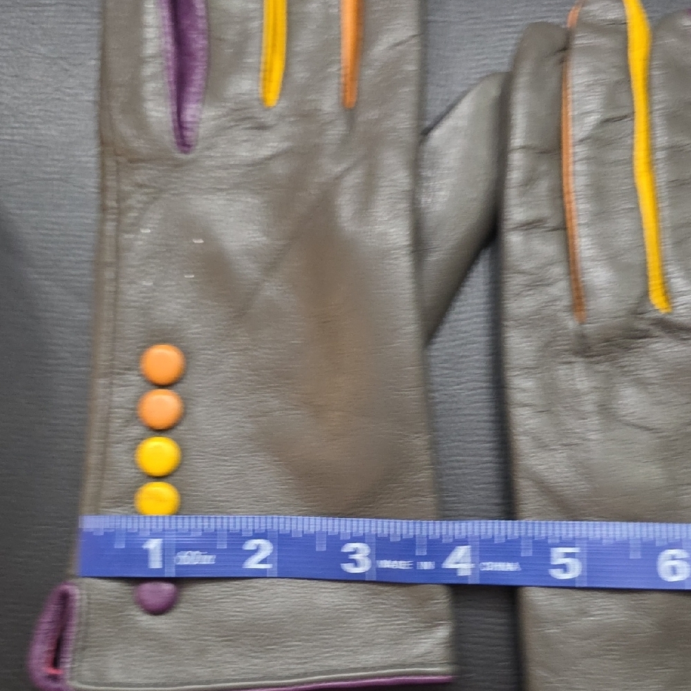 Leather Women's Gloves with Colorful Trim and Buttons - Picture 6 of 7